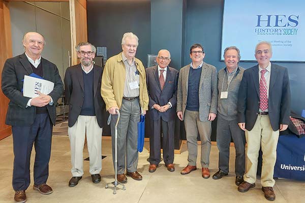 <p>Cumbre académica en la UDD reúne a Rolf Lüders y a Sebastián Edwards para hablar de los Chicago Boys</p>