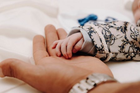 Gobierno de Perú observó ampliar licencia por paternidad y protección contra el despido