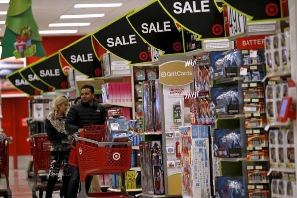 <p>Ventas minoristas en EEUU excluyendo autos, registran mayor aumento en tres meses</p>