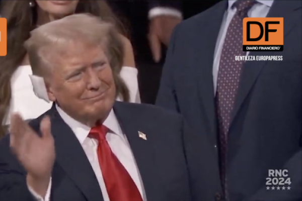 <p>Ahora en DF | Así fue la primera aparición pública de Trump tras el atentado en Pensilvania</p>