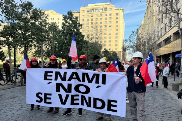 <p>Sonami entrega carta a Boric en La Moneda por venta de 10% de Quebrada Blanca a Codelco y acusa desmantelamiento de Enami</p>