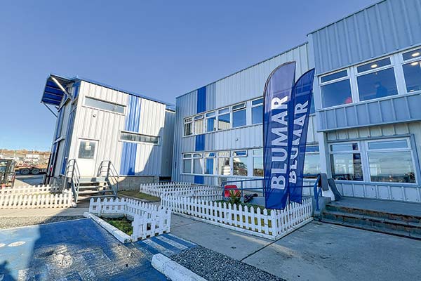 Tras incendio, Blumar acondiciona nueva planta y retoma producción en Magallanes