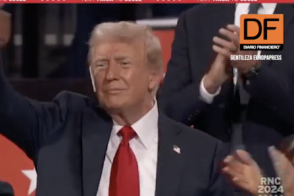 <p>Ahora en DF | Trump dice que cerraría la frontera de ser reelecto como Presidente y que podría parar las guerras con tan solo "una llamada"</p>