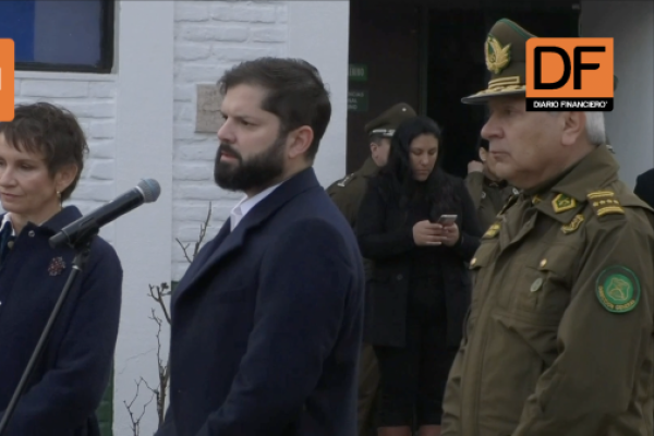 <p>Ahora en DF | Boric encabeza reunión de la Unidad de Acción y Seguridad y reitera refuerzo de 500 carabineros para la RM</p>