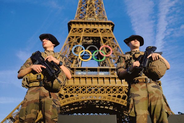 Gran operación de seguridad se despliega en el centro de París a días del inicio de los JJOO