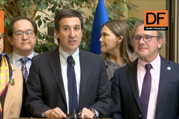<p>Ahora en DF | Guillermo Ramírez, nuevo presidente de la UDI, por reforma de pensiones: “Estamos dispuestos a aprobarla, si el Gobierno renuncia al reparto en el sistema”</p>