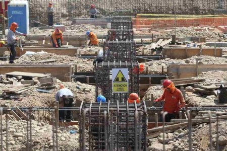 Alta vacancia en negocio de oficinas en Perú golpea a fondo inmobiliario de Banchile