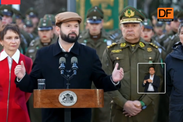 <p>Ahora en DF | Boric presenta a nuevos Carabineros para la RM y afirma que "no tengo tiempo para peleas políticas en materia de seguridad"</p>