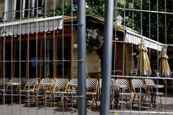 <p>Las brasseries y tiendas de París sufren con el éxodo de los locales en la antesala de los Juegos</p>