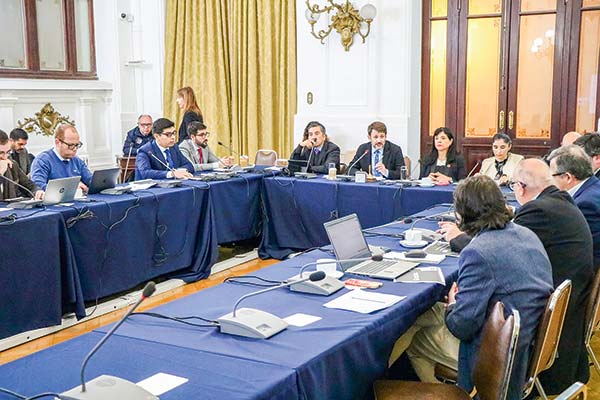 Gobierno propone sumar a pequeños generadores al esfuerzo de recaudación para ampliar el subsidio eléctrico