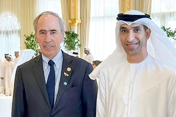 <p>Ricardo Mewes junto al ministro de Estado de Comercio Exterior, Thani Al Zeyoudi.</p>