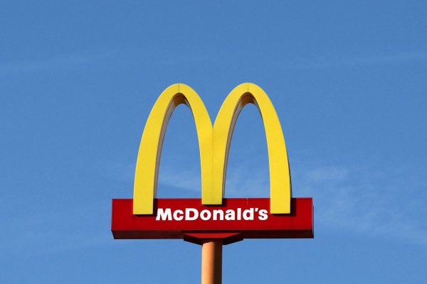 Alza de precios pasa la cuenta a McDonald´s: las ventas globales de la cadena caen por primera vez de 2020