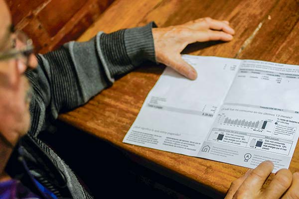 Gobierno adelanta a septiembre aplicación del descuento en cuentas de luz y persisten dudas sobre proyecto de ley