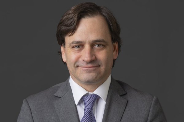 HD Group nombra director del área de derecho constitucional y administrativo