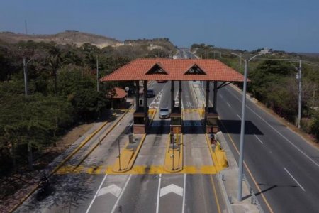 Gobierno de Colombia confirmó incremento en precios de peajes y del petróleo este año