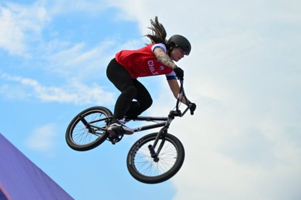 Diploma olímpico para Chile en ciclismo BMX Freestyle