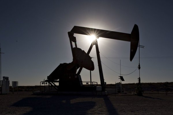 Petróleo se dispara por aumento de tensión en Medio Oriente