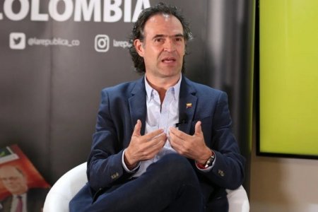 Alcalde de Medellín sobre eventual venta de Tigo: "difícilmente habrá mejor escenario"