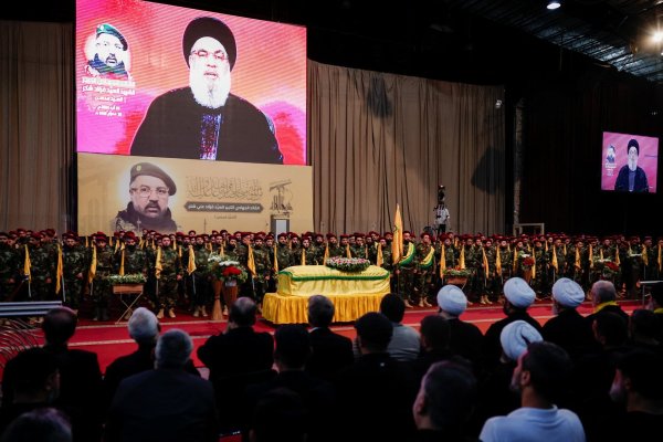 El líder de Hezbolá afirma que el grupo responderá a Israel por la muerte de comandante