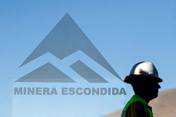 El 99,75% de los trabajadores de Escondida rechaza oferta de la empresa y firma pide mediación