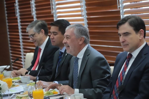 <p>Retail Financiero y Cámara Nacional de Comercio acuerdan crear el Observatorio del Crédito Informal</p>