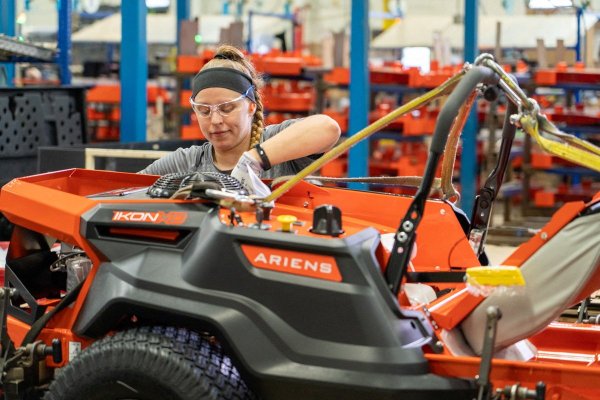 <p>El crecimiento del empleo en EEUU incumple expectativas en julio y tasa de desocupación sube al 4,3%</p>