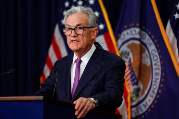 <p>La Reserva Federal bajo fuego mientras la desaceleración del mercado laboral aviva los temores de una recesión</p>