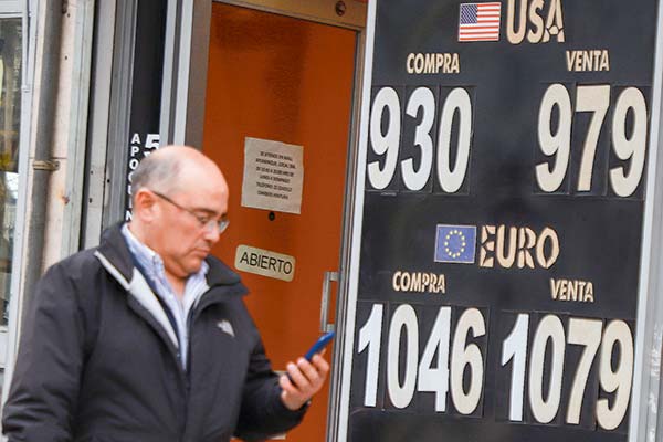 Expectativas de inflación de las empresas aumentan y el dólar sigue siendo el mayor factor que empuja los precios al alza
