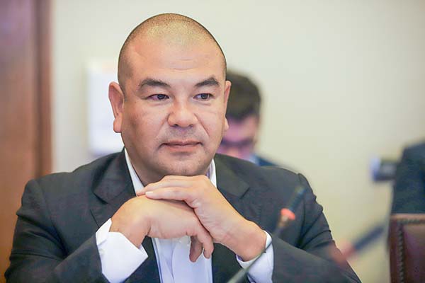 <p>Víctor Torres en la Comisión de Salud. Foto: Agencia Uno </p>