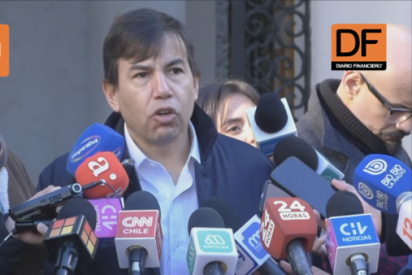 <p>Ahora en DF | Cortes de energía: Enel se compromete a reponer el servicio a 60 mil clientes este martes y gestiona 10 equipos electrógenos desde Argentina</p>