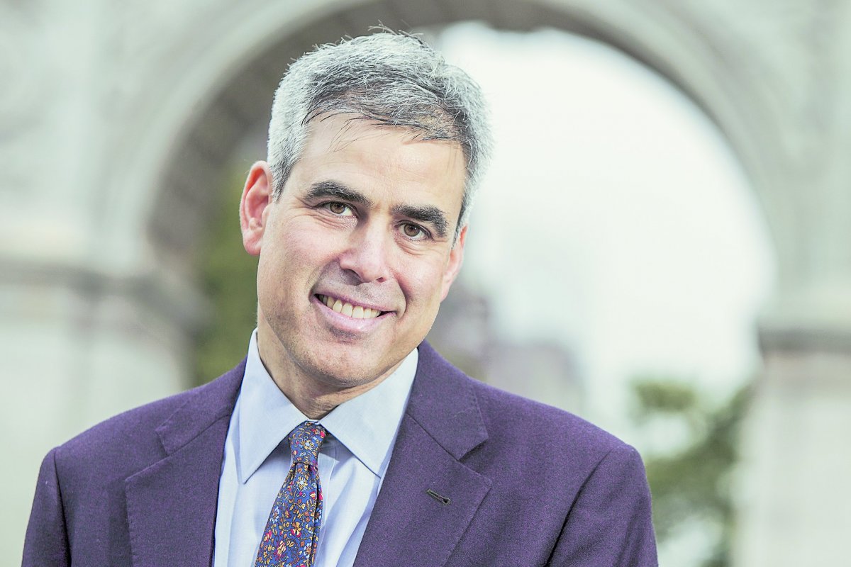 <p>Jonathan Haidt: “Hay un imperativo educativo para sacar los teléfonos de los colegios”</p>