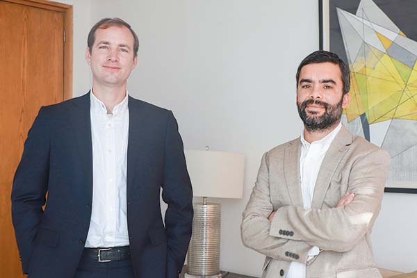 <p>Los cofundadores de Arcalis Capital, Eugenio Infante y Pablo Thompson. Foto: Julio Castro</p>