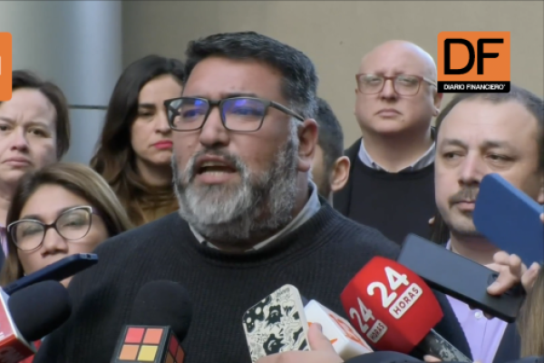 <p>Ahora en DF | Diputados solicitan la disolución de la Asociación de AFP tras polémica por minuta contra la reforma de pensiones</p>