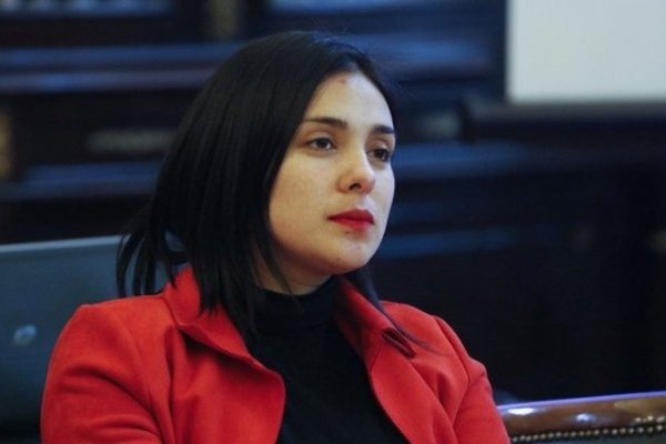 <p>Karol Cariola tras advertencia de Quintana al PC por respaldo a Maduro: "Es compleja la posición que pone sobre la mesa"</p>