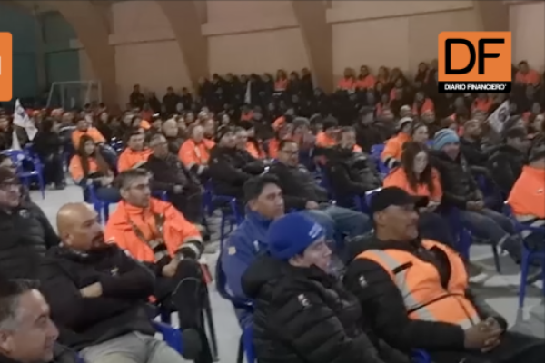 <p>Ahora en DF | Trabajadores de mina Escondida inician huelga tras no alcanzar acuerdo con BHP</p>