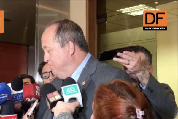 <p>Ahora en DF | Valencia por eventual presión preventiva contra Luis Hermosilla: “Esa decisión corresponde a los fiscales de la causa”</p>