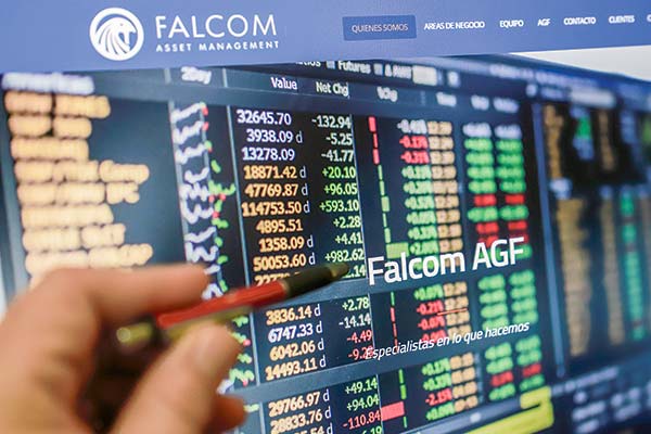 Falcom redobla apuesta por negocio de gestión patrimonial y ficha a ejecutivo de Julius Baer