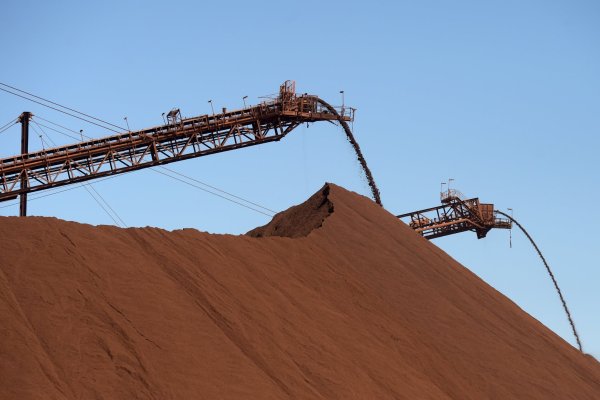 Crisis en la industria del acero arrastra los precios del hierro a su menor nivel desde 2022