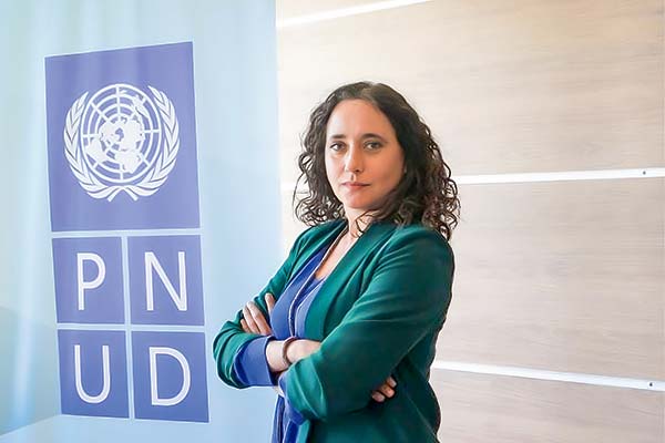 Maya Zilveti, PNUD en Chile: “La mayoría considera que los liderazgos políticos obstaculizan los acuerdos para resolver los problemas del país”