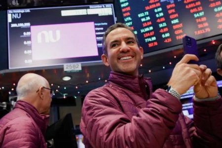 Fundador de Nubank vende cerca de 3% de su participación en el neobanco brasileño por más de US$ 400 millones