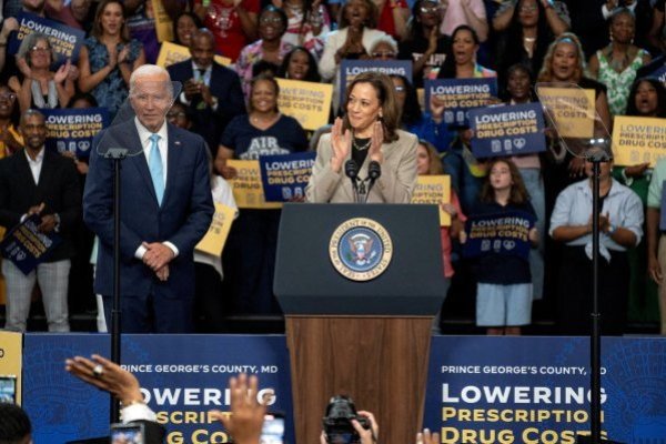 Kamala Harris aventaja ligeramente a Donald Trump, según varias encuestas
