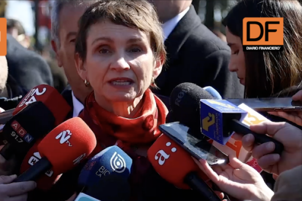<p>Ahora en DF | Tohá y eventual candidatura presidencial: “Yo estoy en una tarea muy demandante… Las definiciones vienen después”</p>