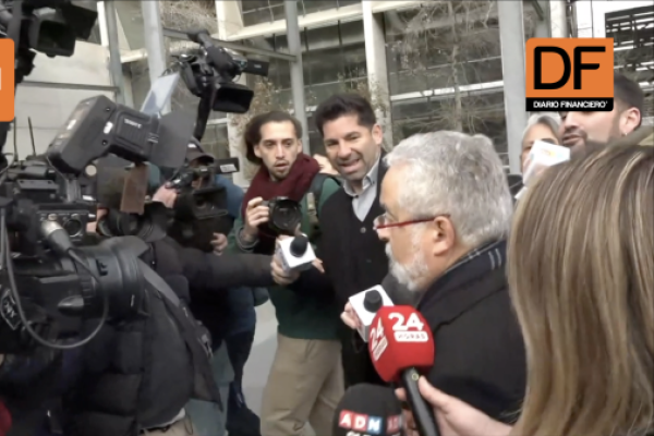 <p>Ahora en DF | Así fue la llegada de Luis Hermosilla al Centro de Justicia para ser formalizado en el marco del Caso Audios</p>