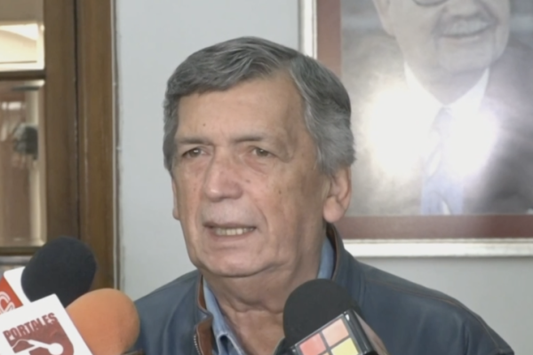 <p>Presidente del PC insiste en que Venezuela no es una dictadura, tras tono más duro de Boric por régimen de Maduro</p>