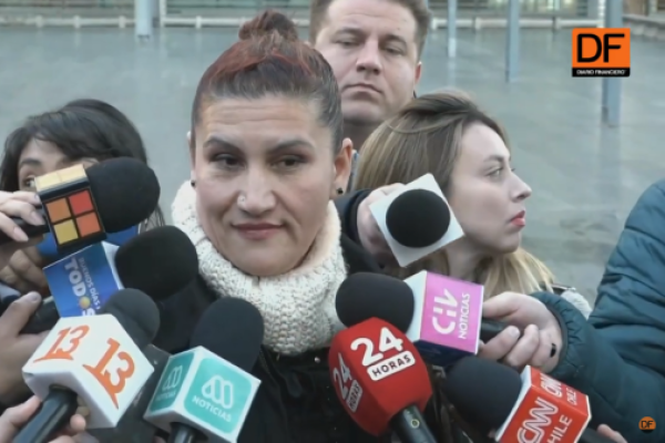 <p>Ahora en DF | Caso Audios: abogada de Villalobos señala que "es necesario analizar si corresponde o no la prisión preventiva que solicita el Ministerio Público"</p>