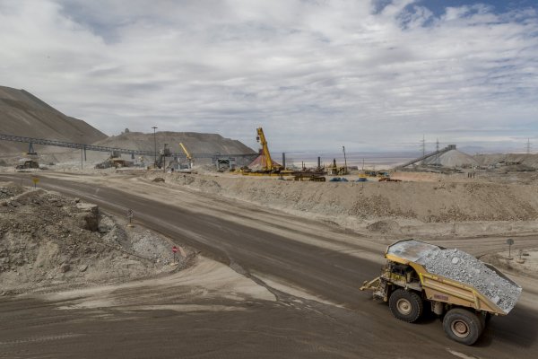 Los acuerdos salariales en los yacimientos en Chile reducen los riesgos para la oferta mundial de cobre