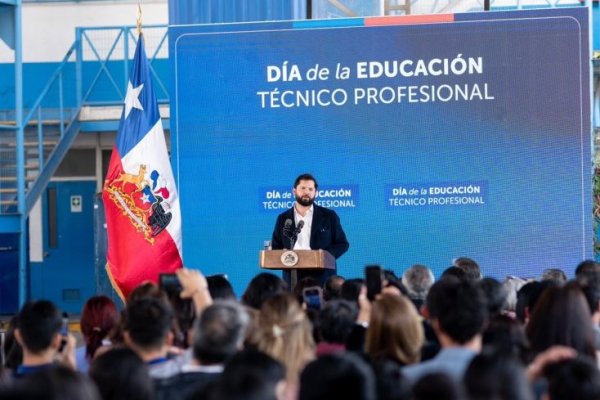 <p>Boric tras prisión preventiva del abogado Luis Hermosilla: “Es bueno que los que se creían poderosos vayan también a la cárcel”</p>