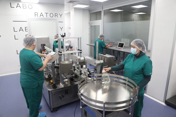 PhageLab inaugura fábrica para aumentar la elaboración de productos biotecnológicos