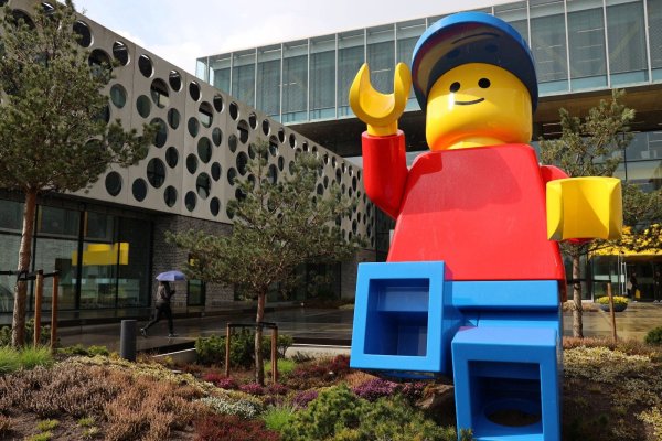 Cómo la costosa transición de Lego hacia el plástico reciclado se apoya en sus buenos negocios