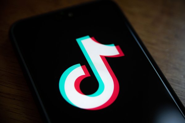 Tribunal de EEUU decreta que TikTok debe afrontar demanda por muerte de niña de 10 años